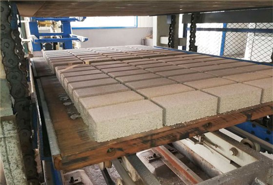 水泥面包磚制磚機(jī)