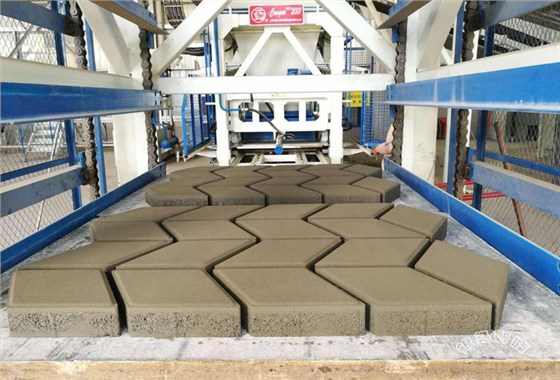 全自動透水磚磚機(jī)