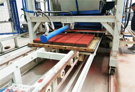 鐵尾礦制磚設(shè)備