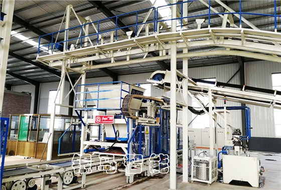 草坪磚生產(chǎn)機器：砌塊磚機不同型號設備的選購細節(jié)