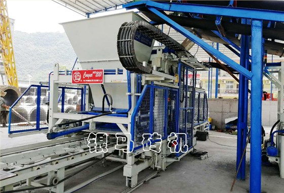 免燒透水磚設(shè)備：透水磚機(jī)用技術(shù)創(chuàng)新服務(wù)社會(huì)，服務(wù)用戶！