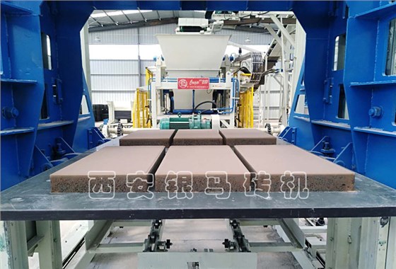 砌塊磚機(jī)：自動(dòng)磚機(jī)設(shè)備生產(chǎn)線應(yīng)向國(guó)際水平看齊