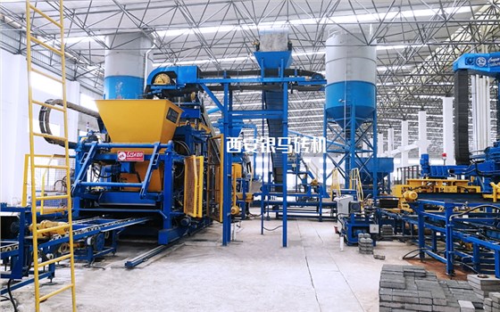 全自動砌塊磚機設(shè)備：打造墻材新品種 踐行環(huán)保新理念