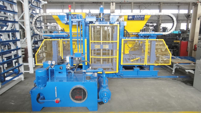 中國砌塊成型機械制造業(yè)存在弊端