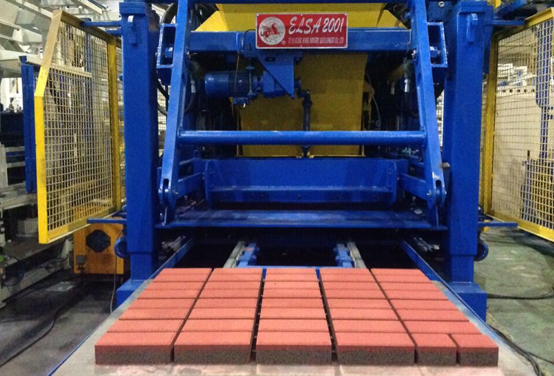 全自動透水磚磚機