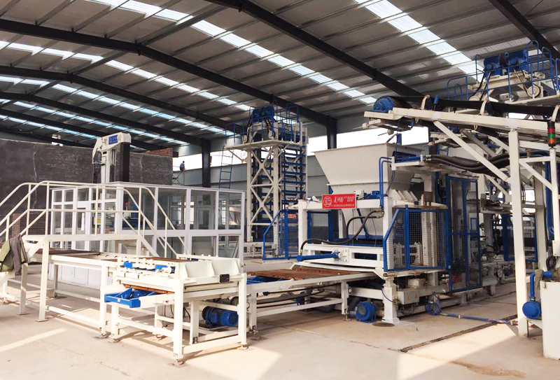 廣場磚機(jī)設(shè)備：綠色生態(tài)構(gòu)建者