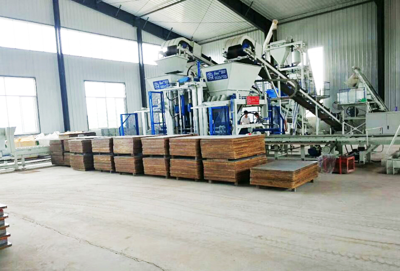 透水磚機(jī)：皮帶輸送機(jī)斷帶緊急接頭法之機(jī)械接頭法