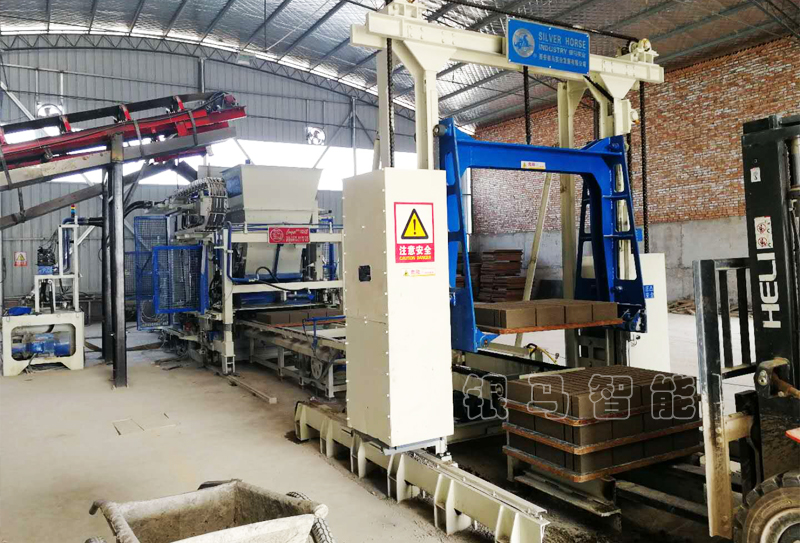 透水磚制磚機(jī)價(jià)格：哪些因素會(huì)影響磚機(jī)的正常工作？