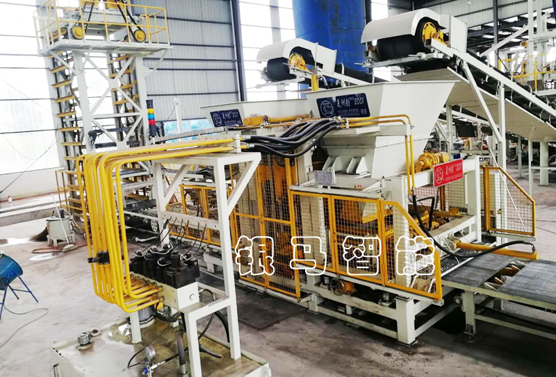 PC磚機械設備：透水磚機技術及工藝升級，為環(huán)保獻力！