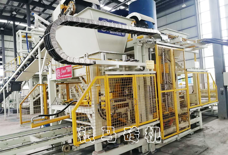 建筑用磚生產(chǎn)線：免燒磚機械生產(chǎn)中的兩種不安全狀態(tài)，你占那條？