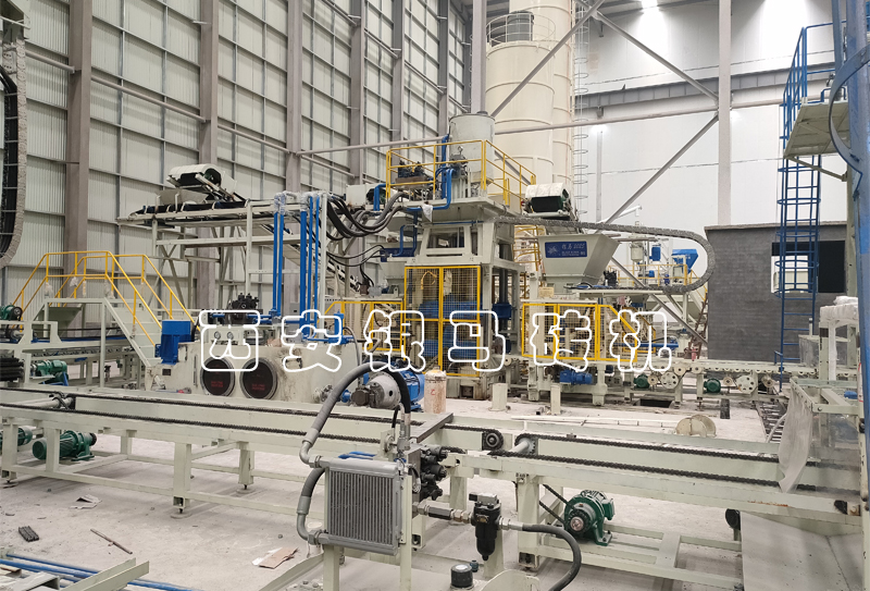 多功能制磚機(jī)：透水磚機(jī)自動(dòng)化生產(chǎn)線功能與制品應(yīng)用