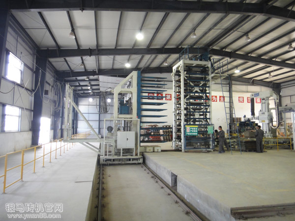 輕質(zhì)保溫砌塊磚機(jī)設(shè)備