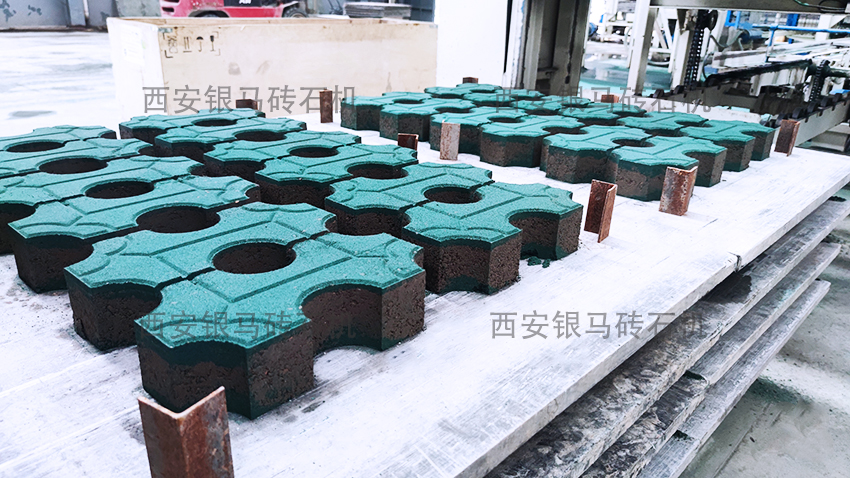 免燒磚全自動磚機：大型利廢企業(yè)規(guī)模化生產(chǎn)高品質(zhì)制品的選擇