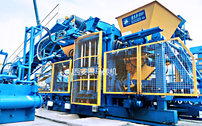 新型環(huán)保透水磚機器：擁抱年產(chǎn)值萬億規(guī)模的藍(lán)海市場